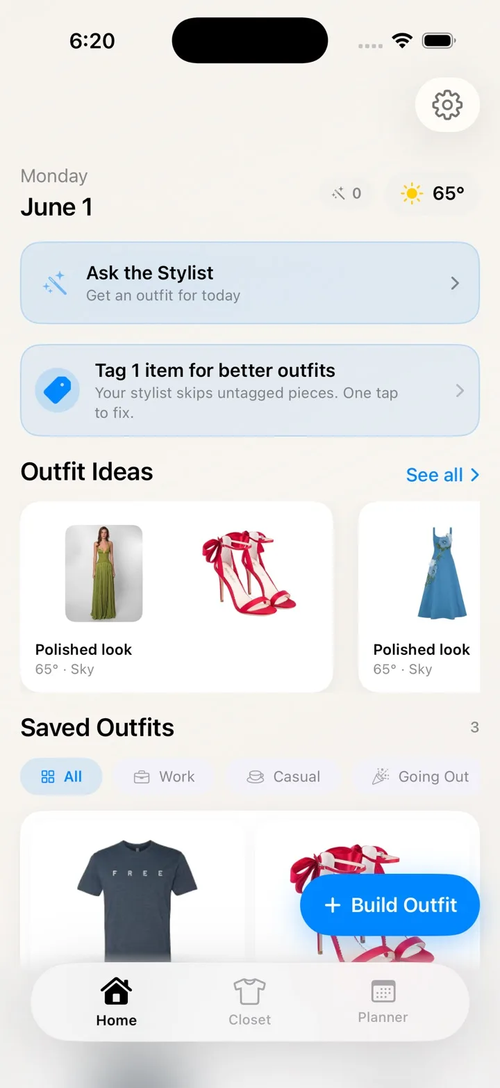 Wearra iPhone home screen showing outfit ideas and saved outfits
